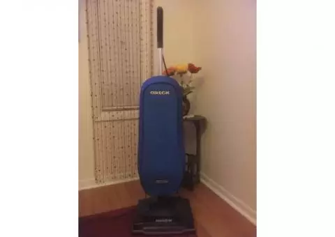 Like new Oreck vacuum cleaner